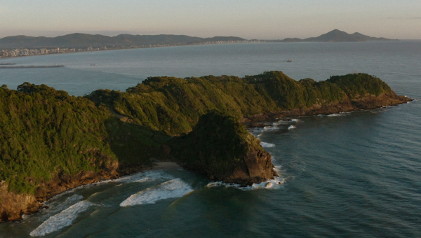 Parque Natural do Canto do Morcego: nasce novo cartão-postal na Praia Brava