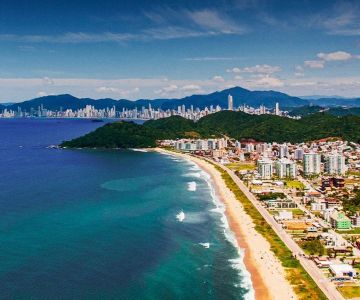 Praia Brava se beneficia tanto com valorização de Itajaí, como da vizinha Balneário Camboriú